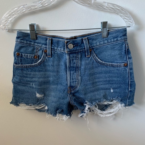 Levi jean shorts - Picture 2 of 2